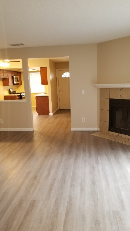 Building Photo - 1121 E St