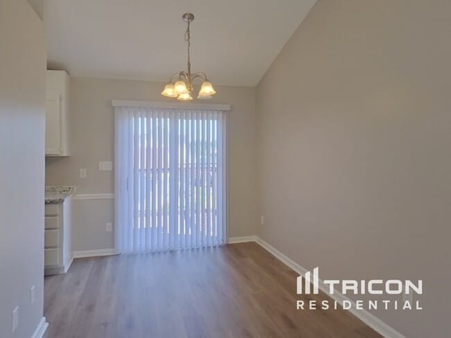 Foto del edificio - 4422 Fawnbrook Ave SW