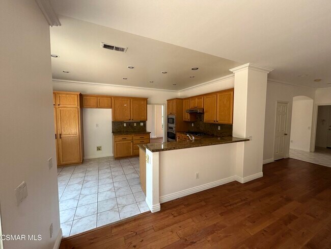 Building Photo - 2357 Laurelwood Dr