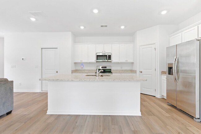 Foto del edificio - 828 Evergreen Rd