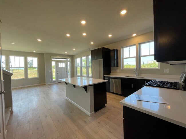 Building Photo - Brand New- Hillsboro 3 Bed 2.5 Bath - Reed...