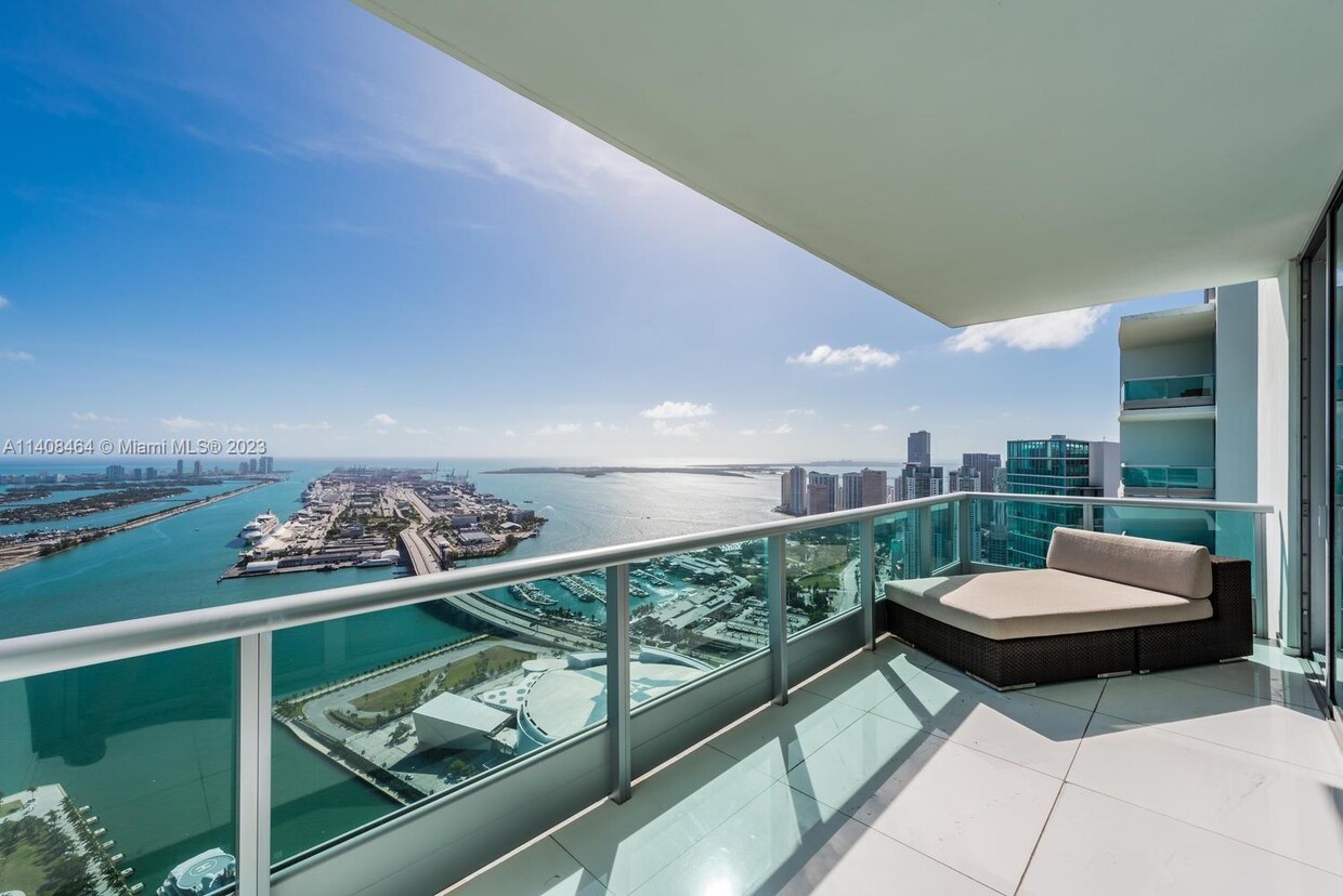 Foto principal - 900 Biscayne Blvd