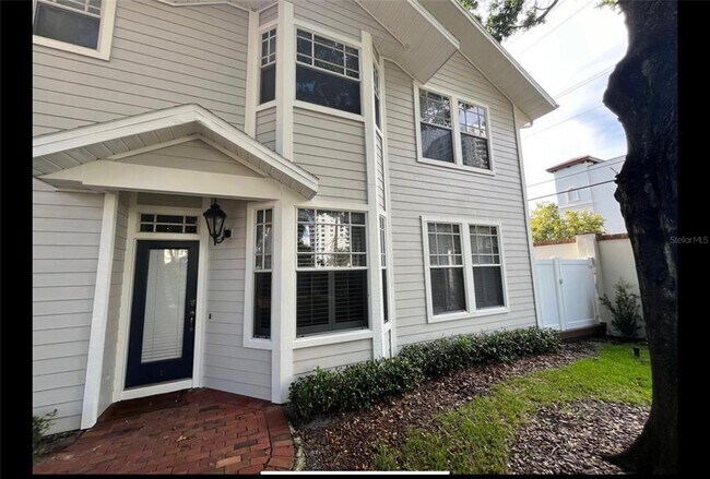 Foto del edificio - 2920 W El Prado Blvd