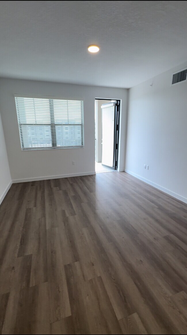 Building Photo - 9880 NW 137th St