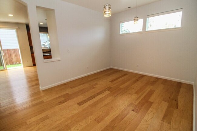 Foto del edificio - Excellent Snohomish Location. 5bed 3bath 2 Car Garage Sitting on a non through street with very l...