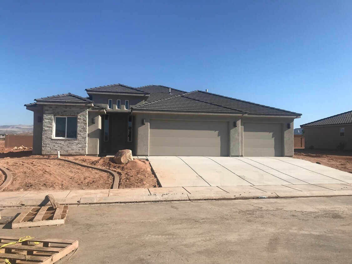 Primary Photo - Beautiful 4 bedroom home in Washington Fie...