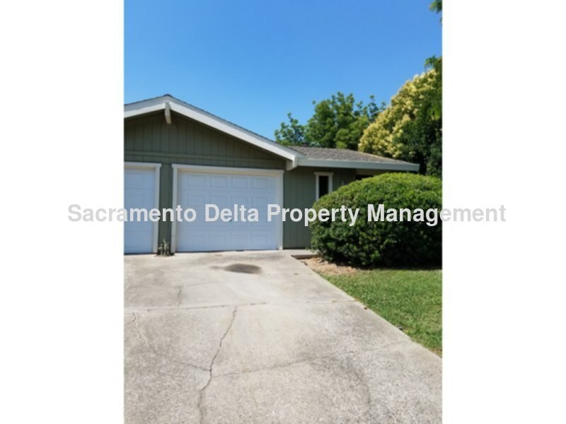 Primary Photo - Beauitful Renovated 2 Bedroom Duplex