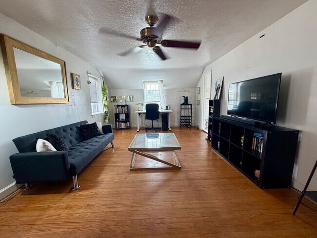 Foto del edificio - 6522 N American St