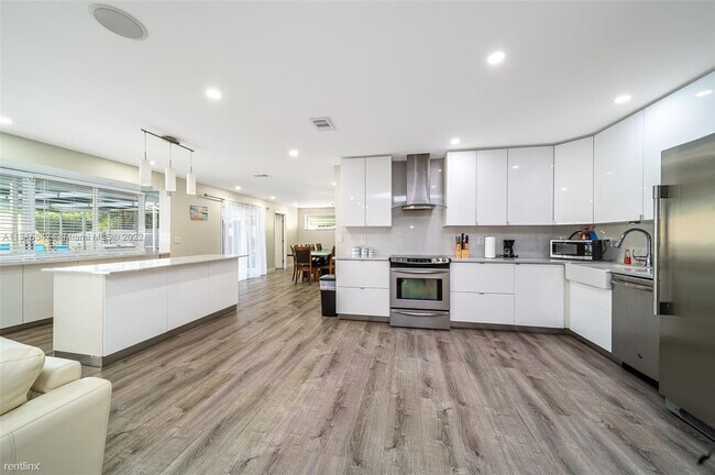 Building Photo - 4 br, 3 bath House - 5224 Adams St