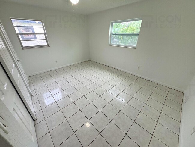 Foto del edificio - 6580 SW 20th St