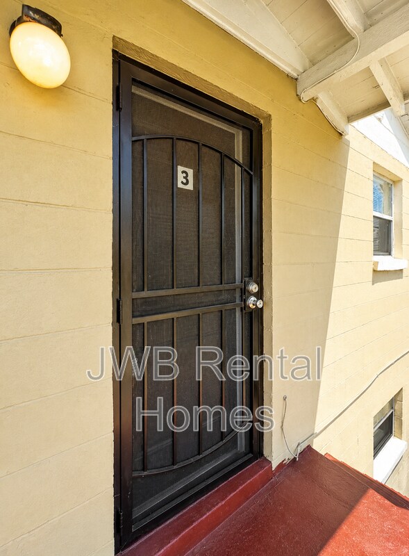 Foto del edificio - 1530 W 21st St