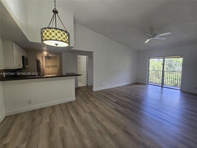 Foto del edificio - 10781 Cleary Blvd