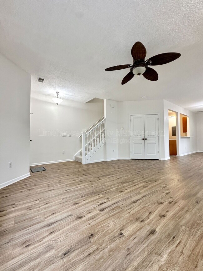 Foto del edificio - 5872 Ludington Dr