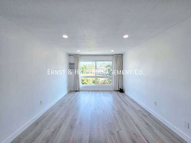 Foto del edificio - 5585 E Pacific Coast Hwy