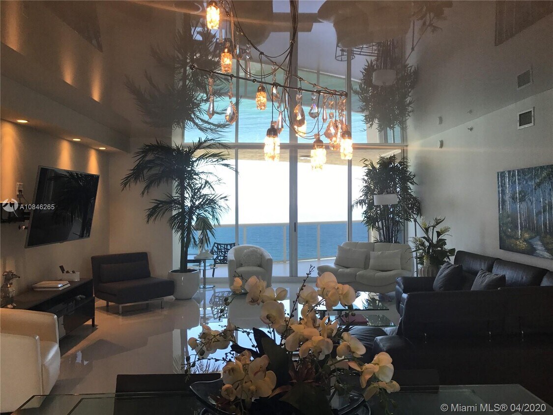 Primary Photo - 3200 N Ocean Blvd