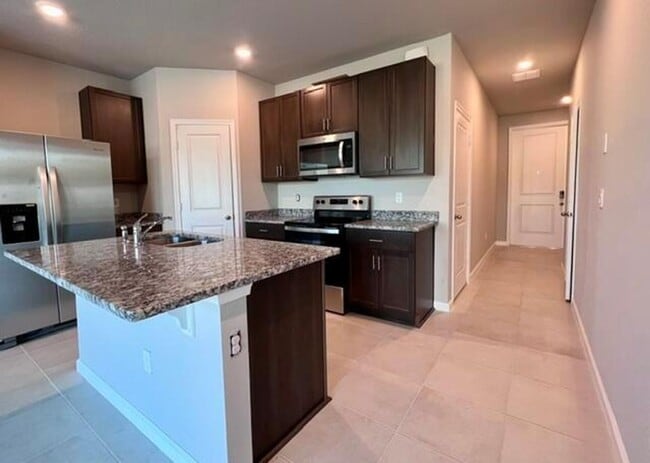 Building Photo - 5656 Mentmore Dr