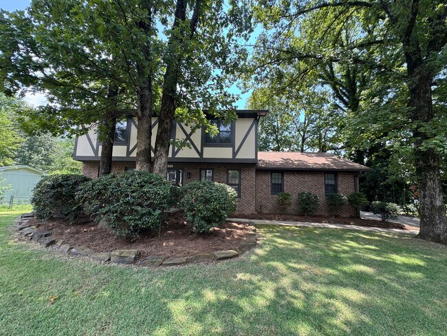 Foto del edificio - Renovated 3/2.5 House in Chieftain Hills- ...