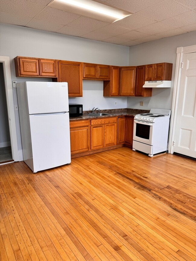 Building Photo - 310 Union St