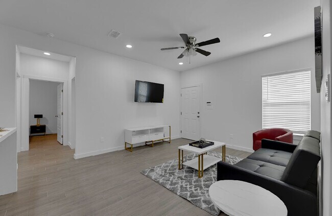 Foto del edificio - 1400 W Platinum Dr