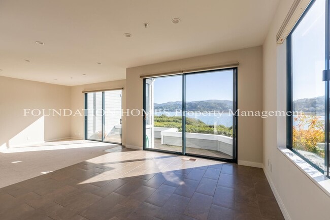 Building Photo - $3,000 off Rent!  Upgraded 'Sunrise Pointe...