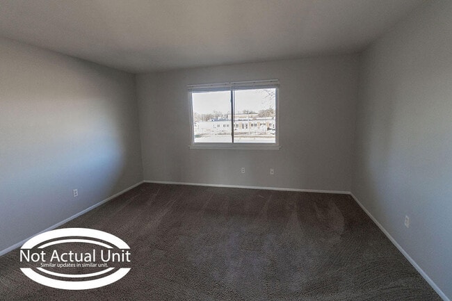 Building Photo - 2812 Leeway Dr