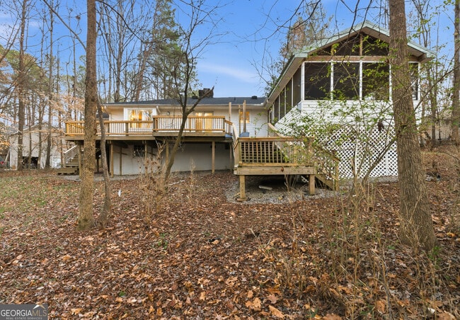 Building Photo - 140 Maple Pl