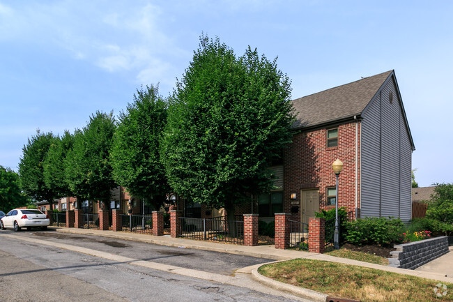 Building Photo - Ohio Street TownHomes