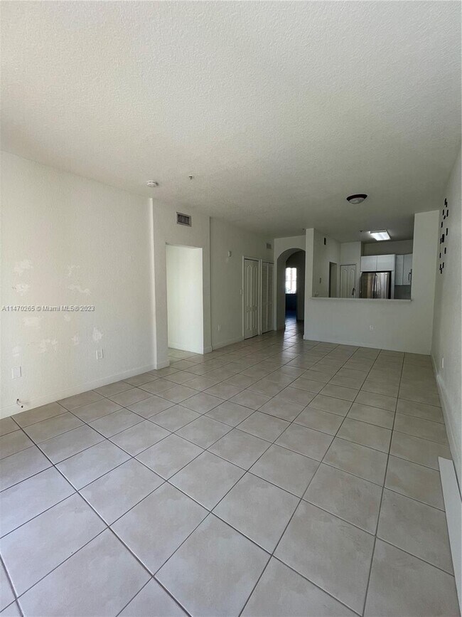 Foto del edificio - 17800 NW 73rd Ave