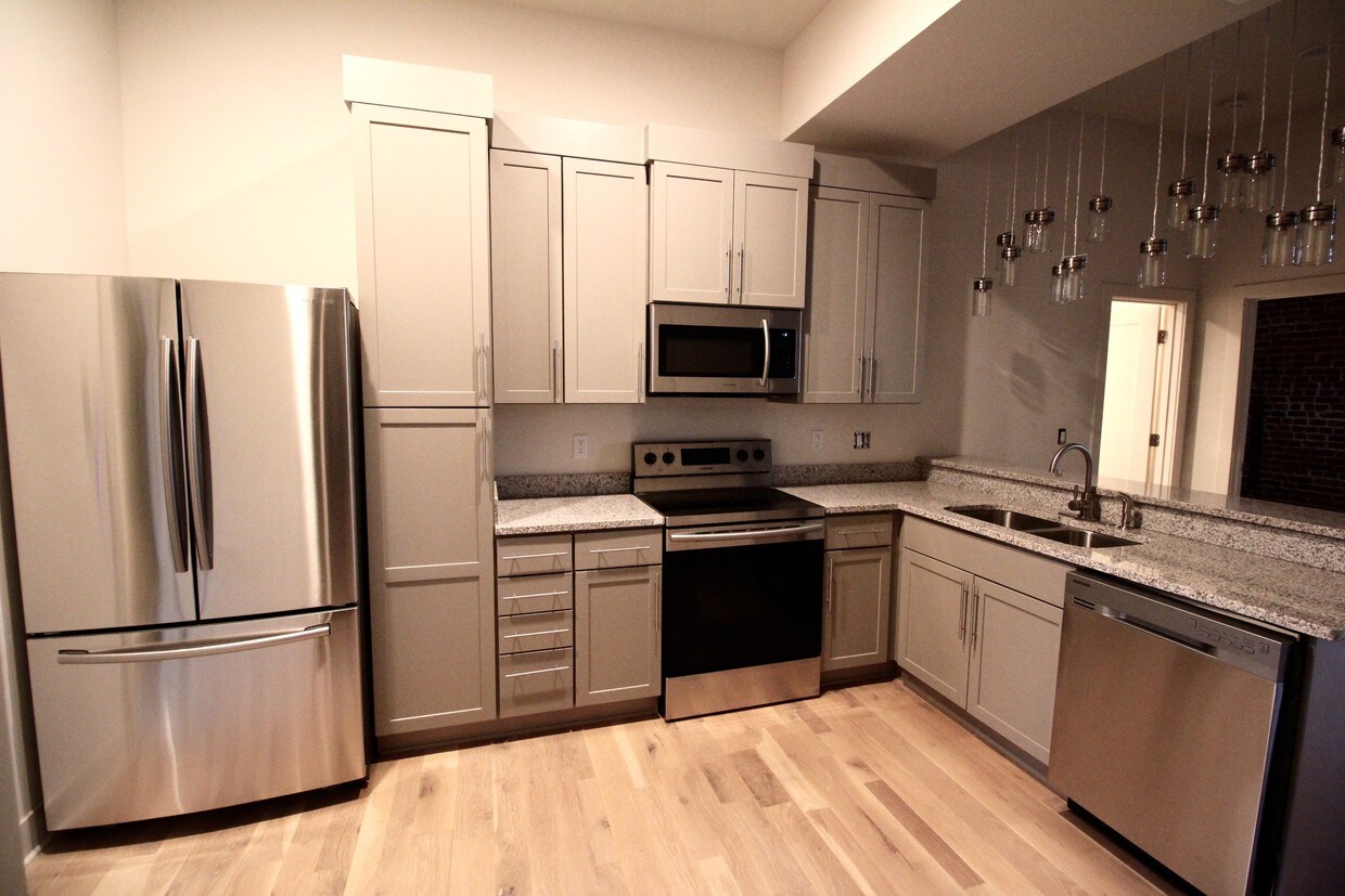 Foto principal - 435 Westport Rd
