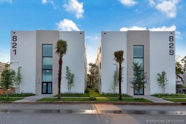 Building Photo - 829 SW 18th Ave