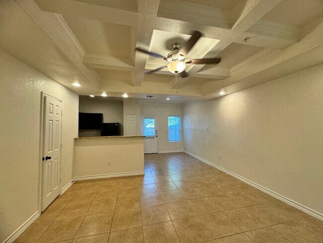 Building Photo - Convenient location, no carpet, fresh pain...