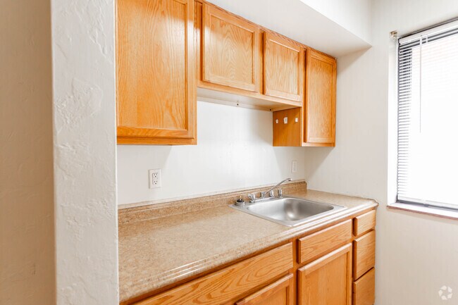 1HAB, 1BA - 750 ft² - Morewood Court