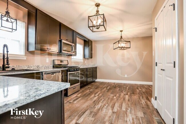 Building Photo - 2835 Pinebrook Ct