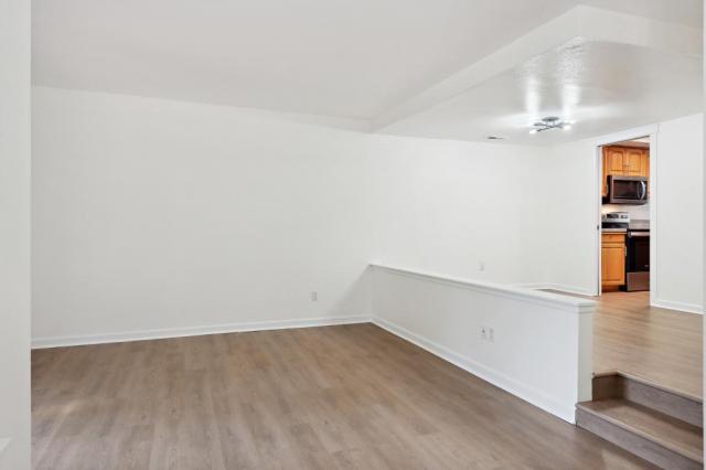 Building Photo - 3 bedroom in Bellevue WA 98004