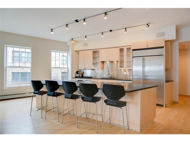 Building Photo - 408 N 1st St