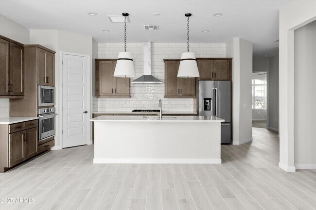 Foto del edificio - 21425 N 59th St