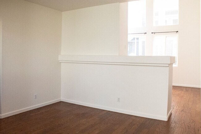 Building Photo - 3 bedroom 2.5 bathroom two-story rental in...