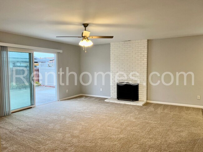 Building Photo - Paradise Hills, 551 Glencrest Dr, Previous...