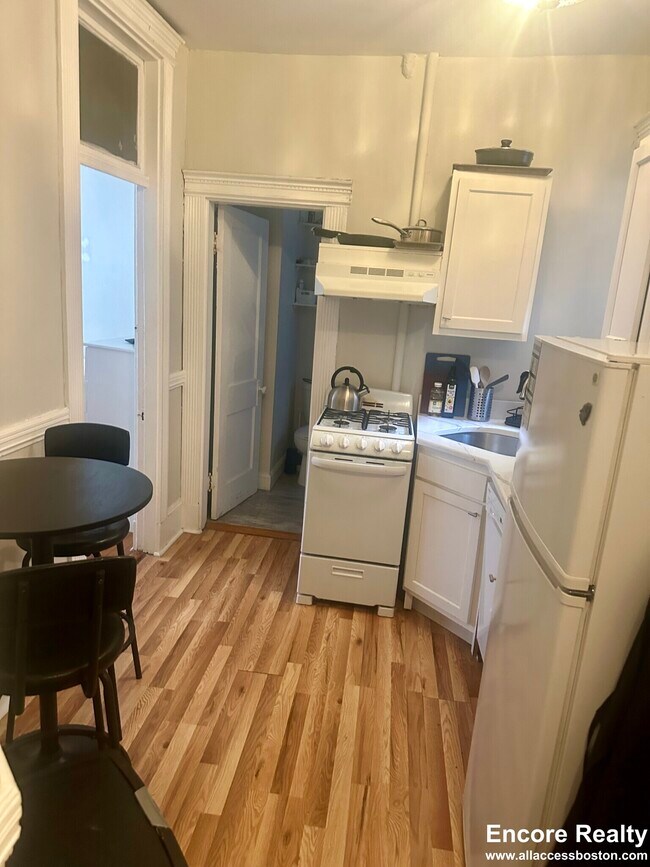 Foto del edificio - 38 Hemenway St