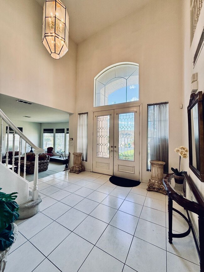 Foto del edificio - Partially furnished-Lovely 5 bedroom, 3 bath home in Legacy Master Series Community! $500 off fir...