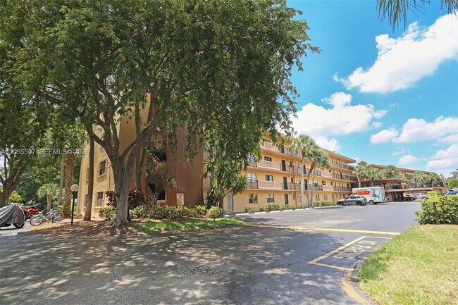 Foto del edificio - 9370 SW 8th St