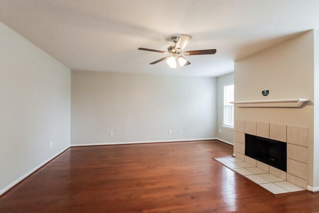 Building Photo - 2842 Fox Ravine Dr