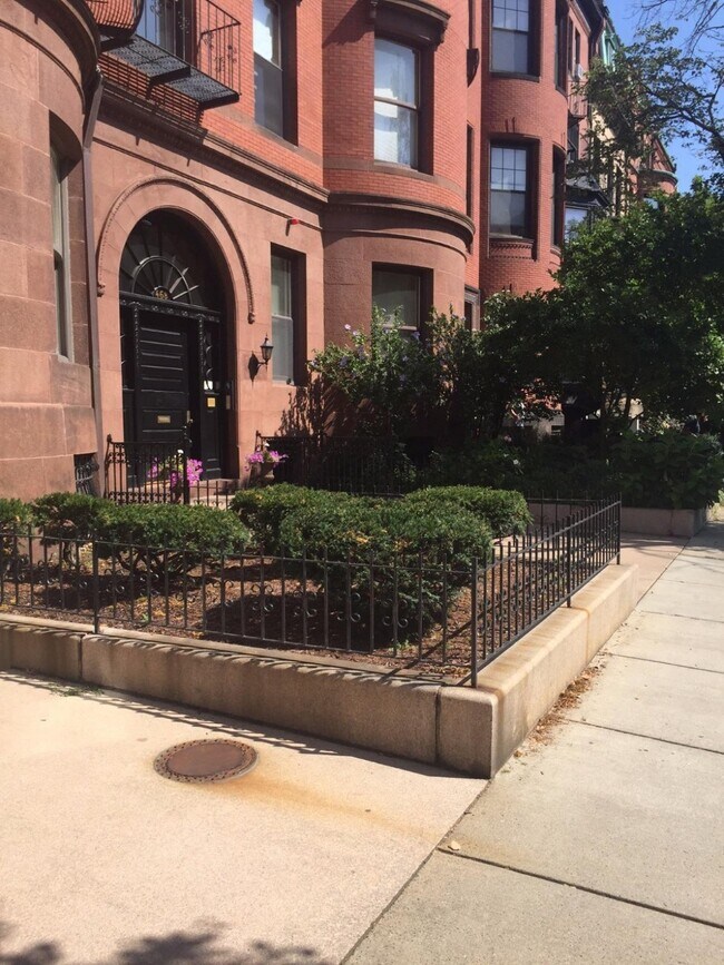 Foto del edificio - 470 Beacon St