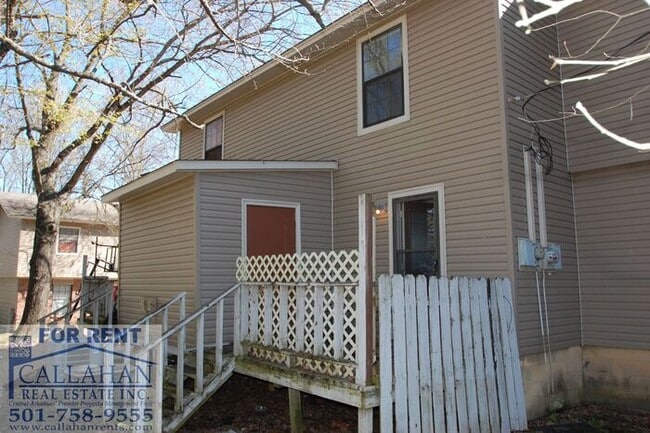 Building Photo - Sherwood Townhouse