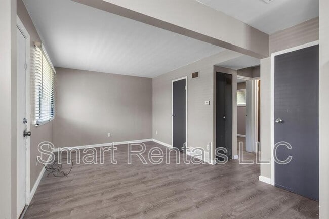 Building Photo - 491 S Holmes Ave