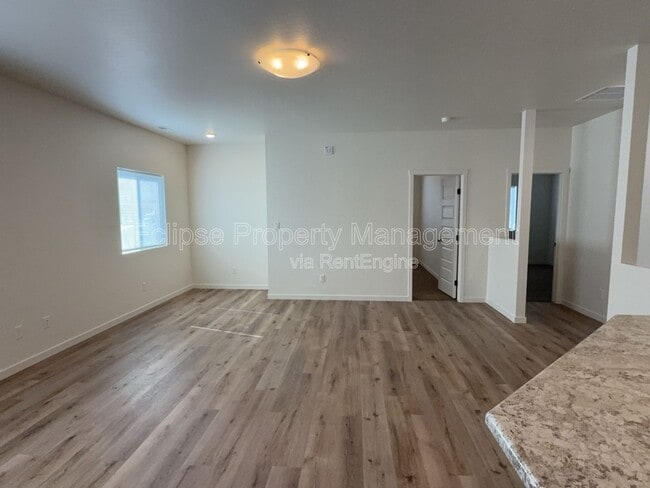 Building Photo - 2638-B 1/2 B 1/2 Rd