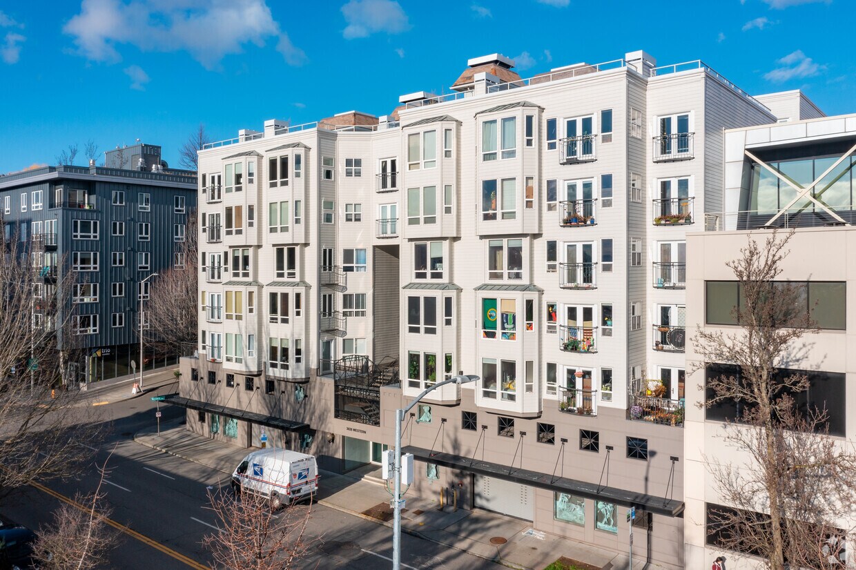 Primary Photo - Alexandria Condominiums