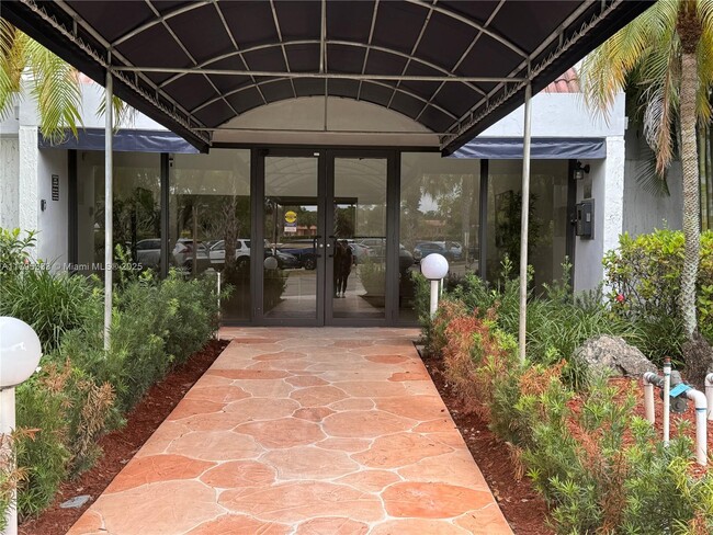 Foto del edificio - 200 Lakeview Dr