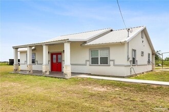 Building Photo - 13 Jesus Flores Rd