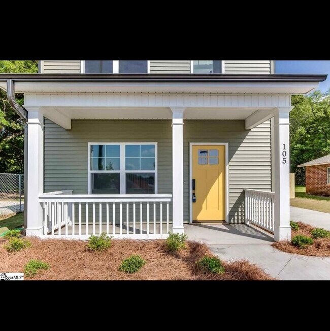 Photo - 105 Landwood Ave House